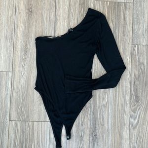 black one shoulder long sleeve bodysuit
